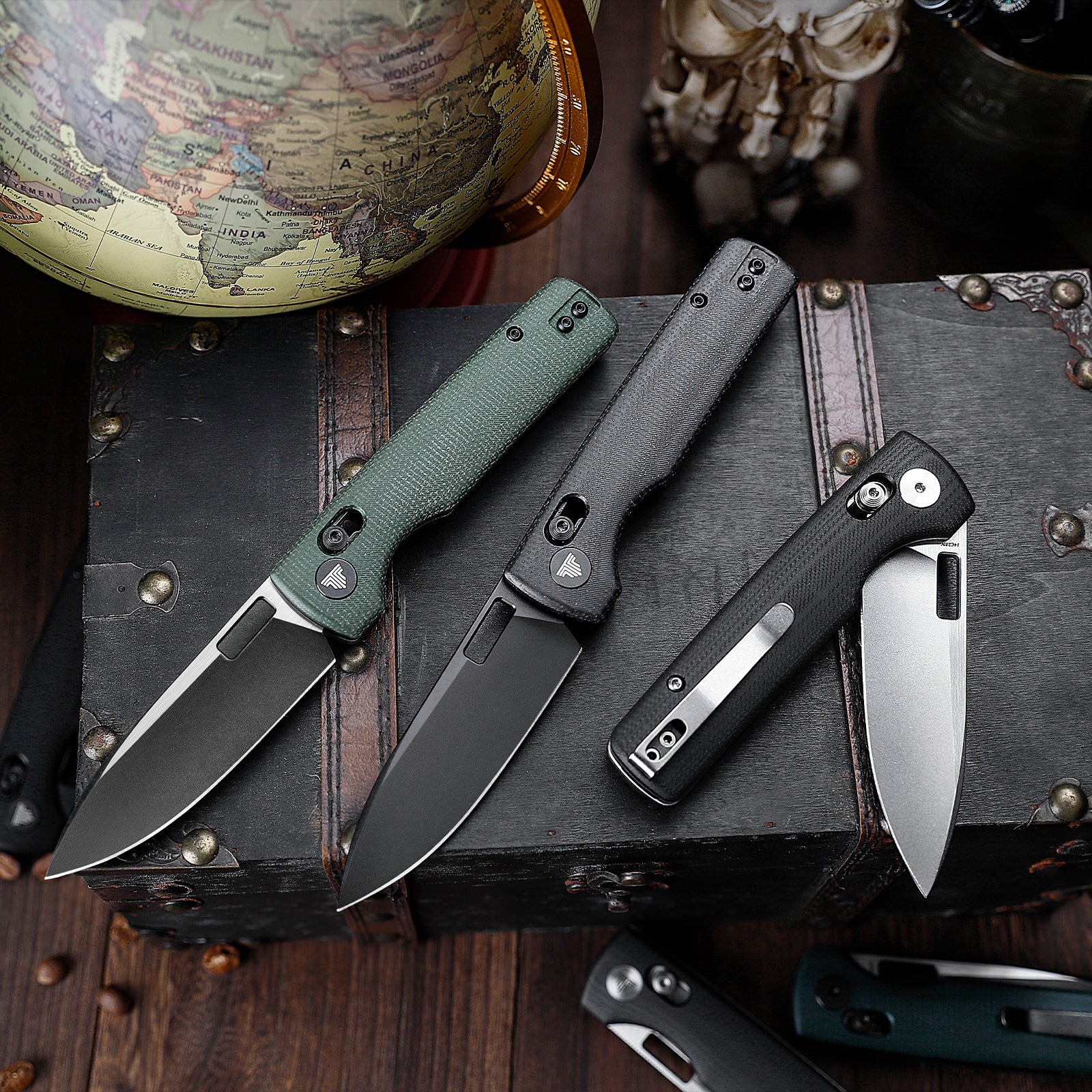 Sabretooth-GM Crossbar Lock Folding Pocket Knife,3.4'' 14C28N Steel Black Stonewashed Satin Blade, Green Micarta Handle